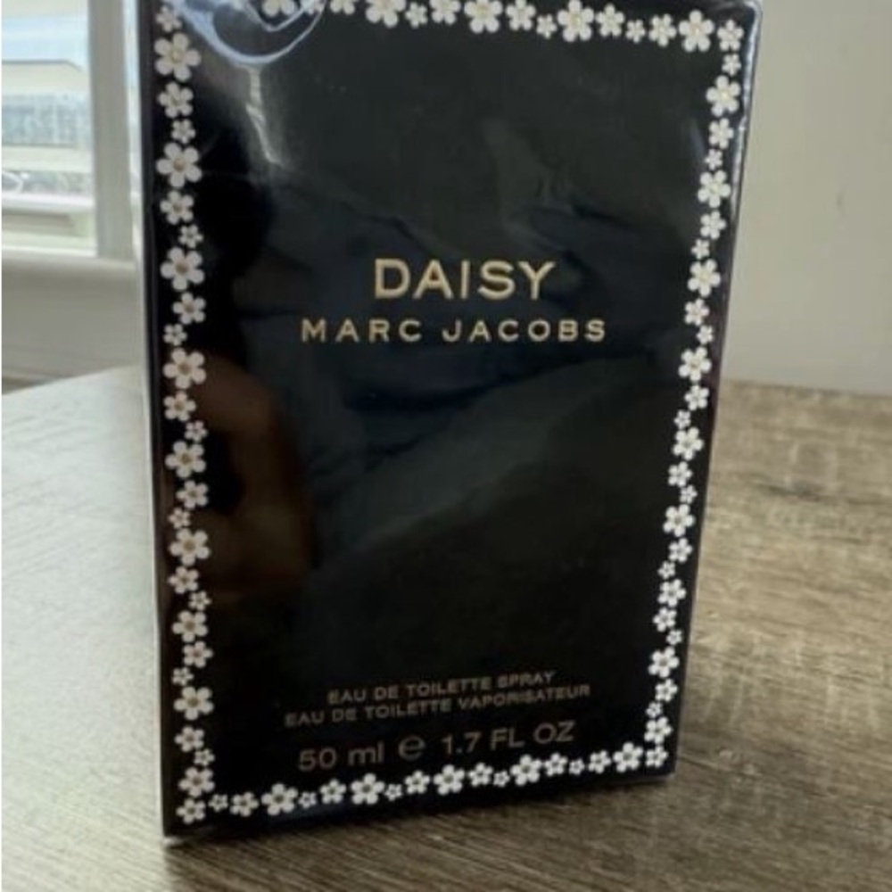 New In Box Marc Jacobs Daisy by Marc Jacobs 1.7 oz EDT Perfume for Women